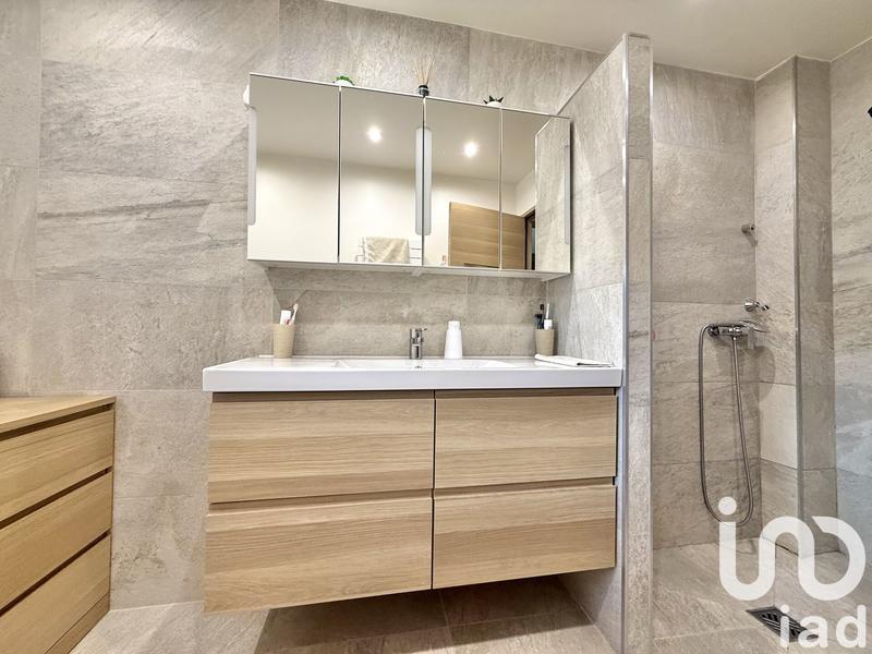 Maison - 217 m² - 7 pièces