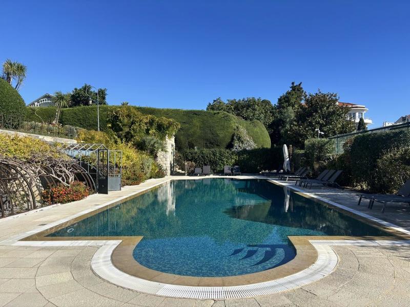 Appartement - 171 m² - 4 pièces