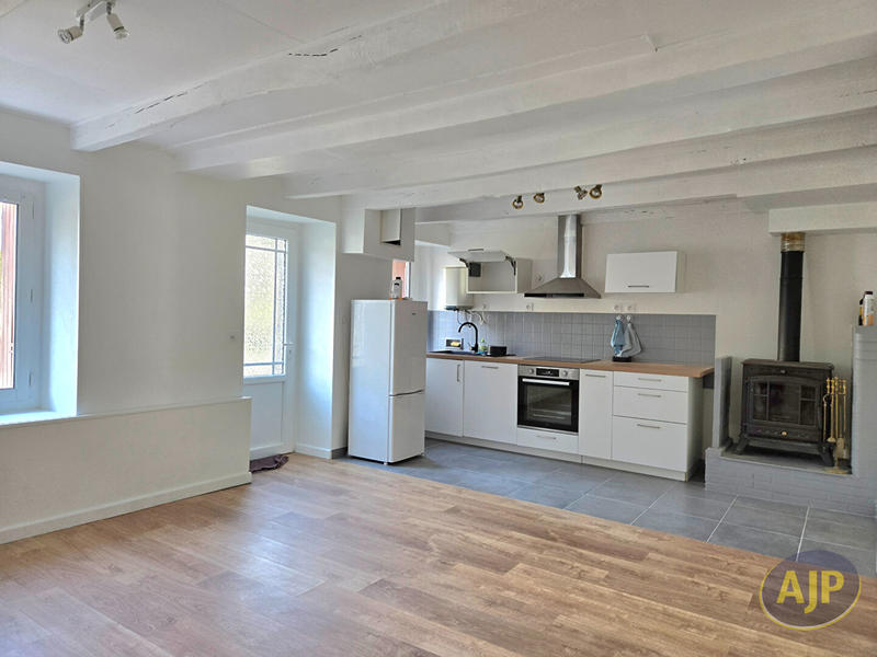 Maison - 93 m² - 4 pièces