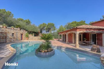 Villa - 209 m² - 6 pièces