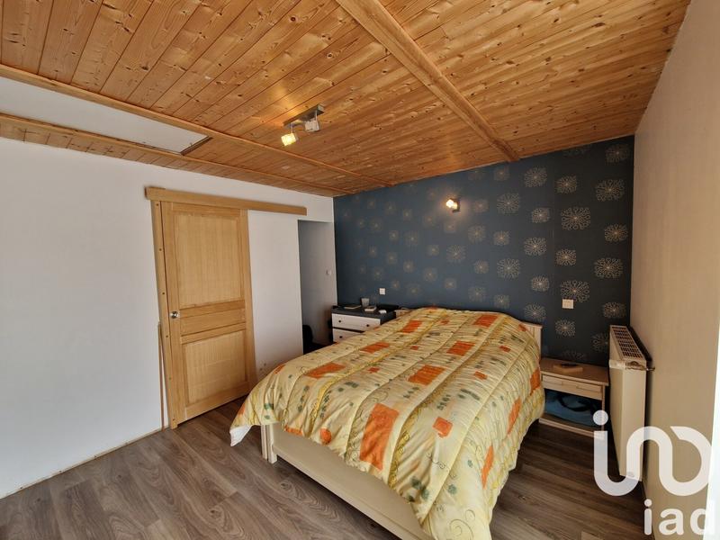 Maison - 202 m² - 7 pièces