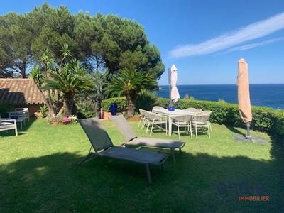 Maison - 300 m² - 6 pièces