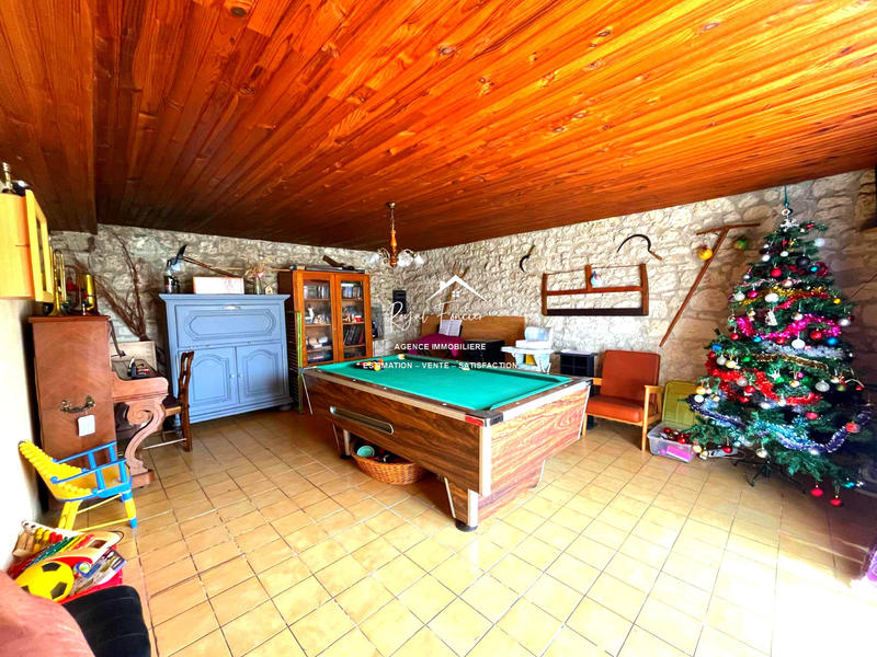 Maison ancienne - 255 m² - 8 pièces