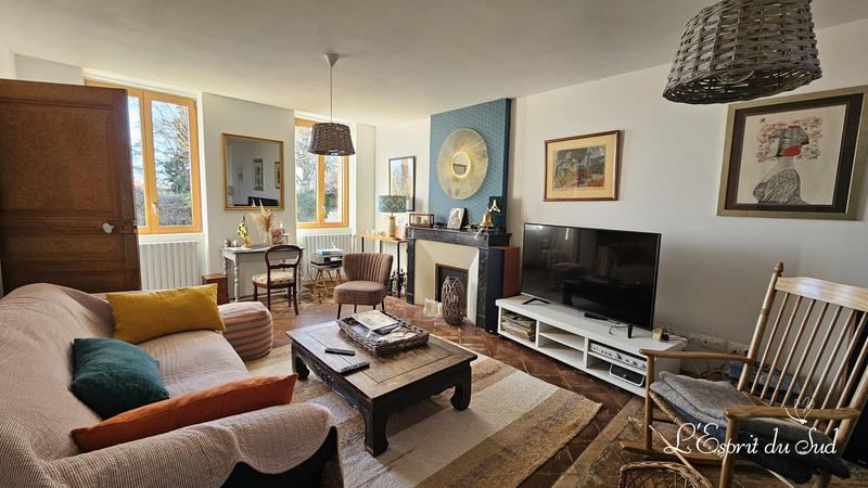 Maison - 210 m² - 8 pièces