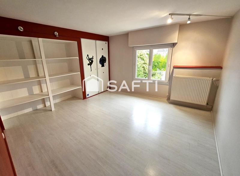 Maison - 286 m² - 9 pièces