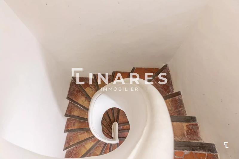 Immeuble - 136 m² - 7 pièces