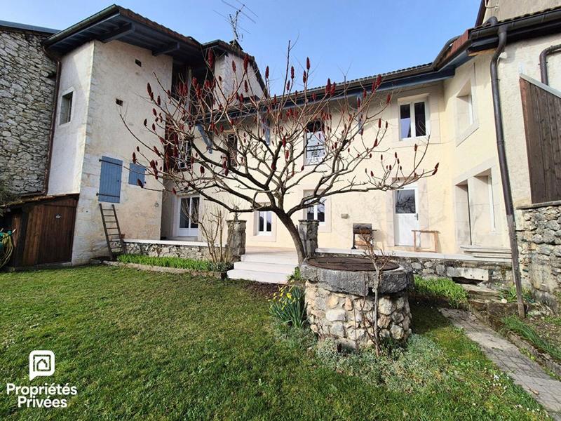 Maison - 200 m² - 7 pièces