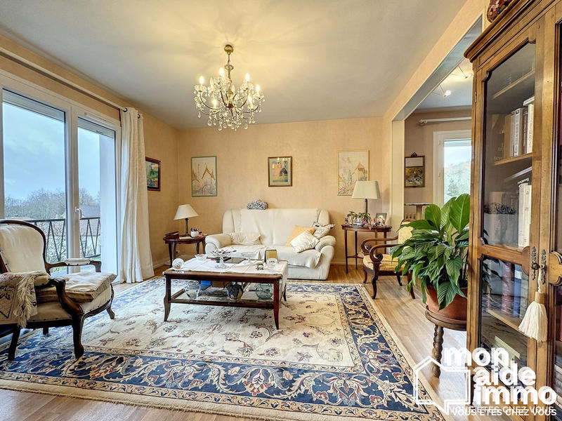 Maison - 160 m² - 10 pièces