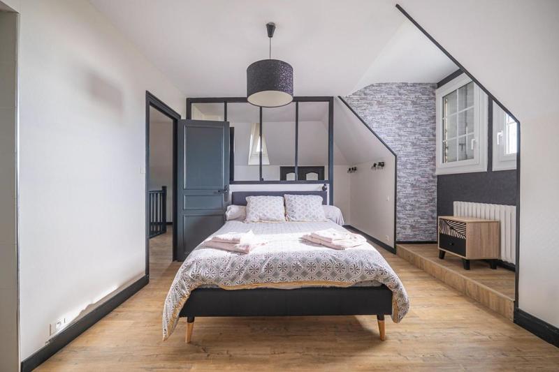 Maison traditionnelle - 261 m² - 6 pièces