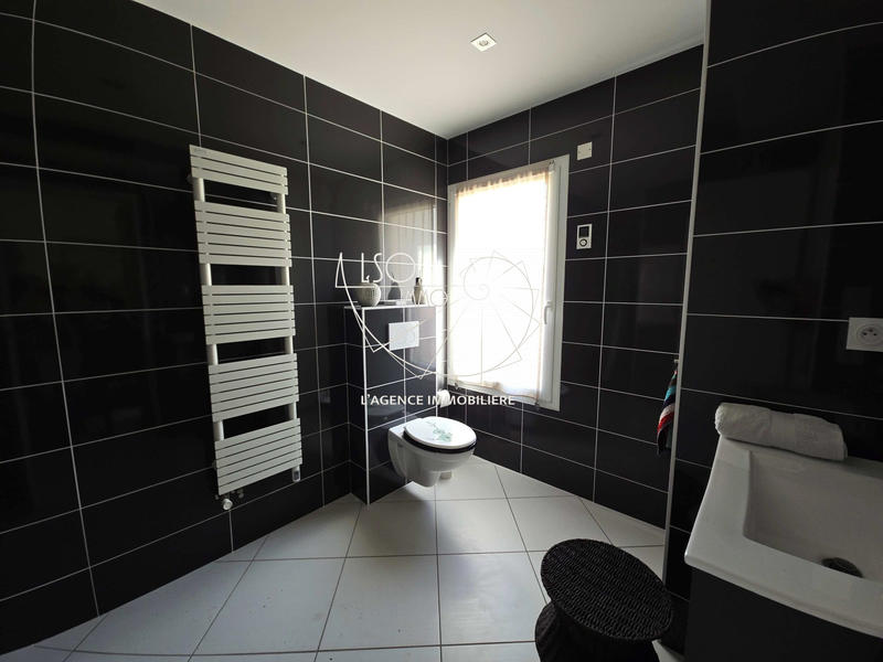 Appartement - 97 m² - 3 pièces