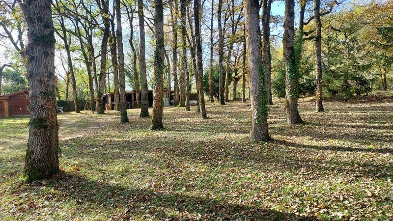 Terrain constructible - 1 090 m²