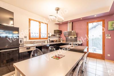 Maison traditionnelle - 118 m² - 4 pièces