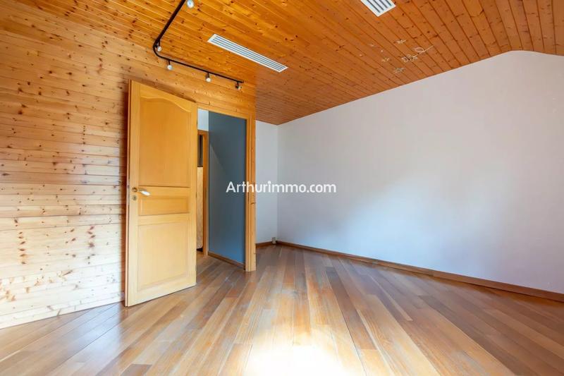 Maison - 250 m² - 10 pièces