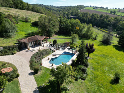 Ferme - 242 m² - 10 pièces