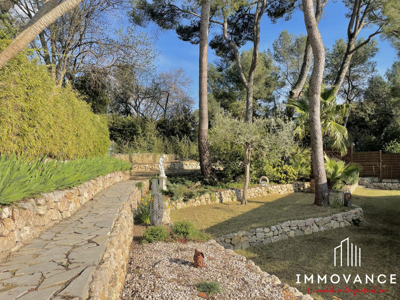 Villa - 200 m² - 8 pièces