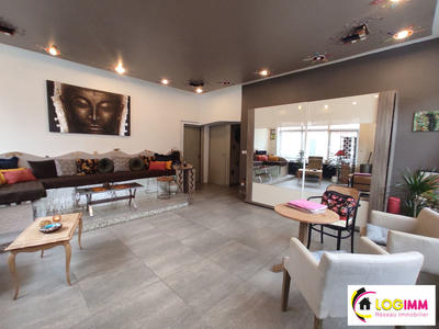 Maison - 205 m² - 7 pièces