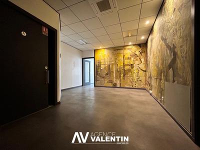 Local d'activités - 104 m²