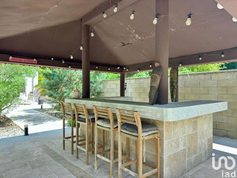 Maison - 304 m² - 5 pièces