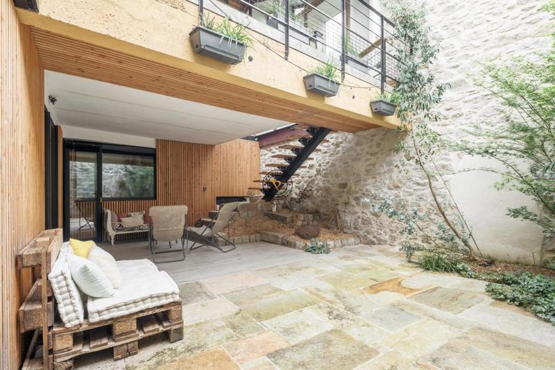 Maison - 252 m² - 9 pièces