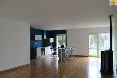 Maison - 93 m² - 4 pièces