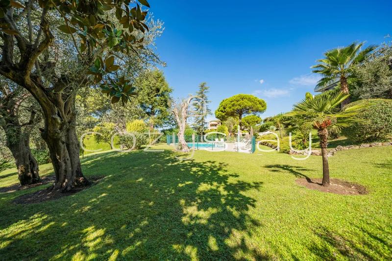 Appartement - 121 m² - 4 pièces