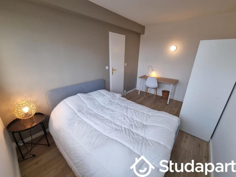 Chambre - 10 m² - 1 pièce