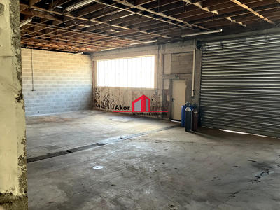 Local d'activités - 177 m² - 3 pièces