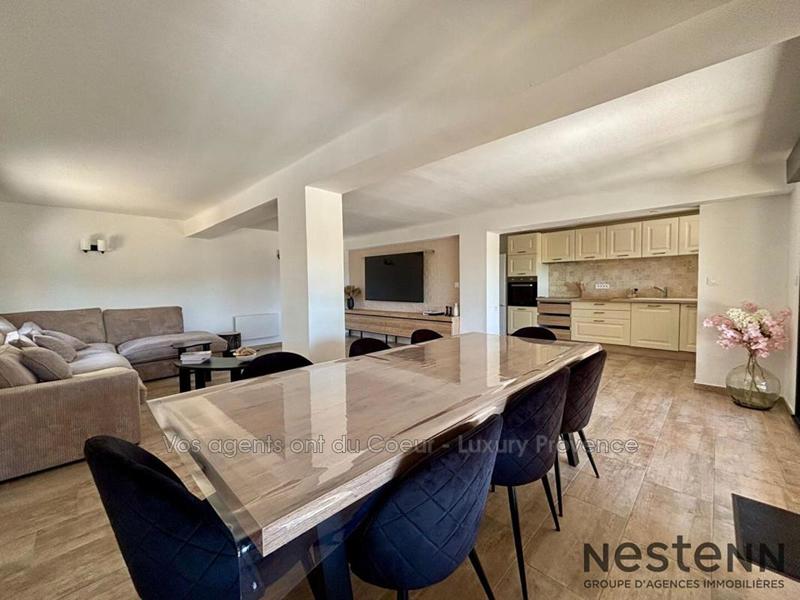 Propriété - 140 m² - 6 pièces