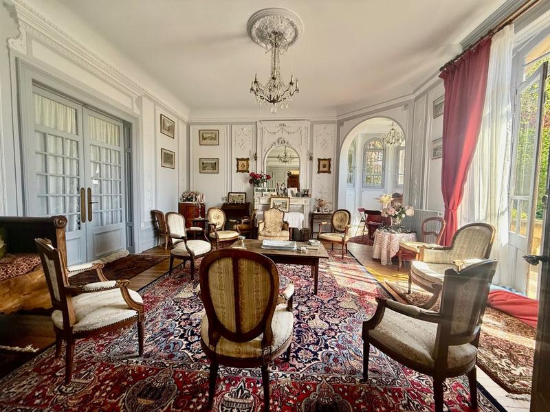 Château - 550 m² - 23 pièces