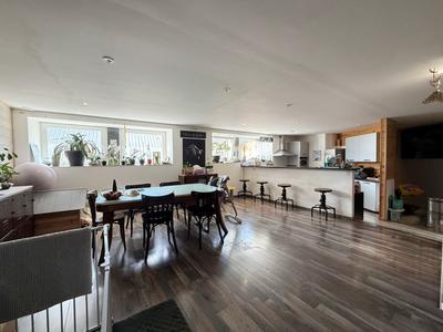 Appartement - 104 m² - 2 pièces