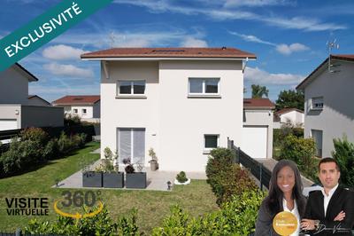 Maison - 88 m² - 4 pièces