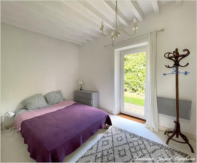 Maison - 242 m² - 8 pièces