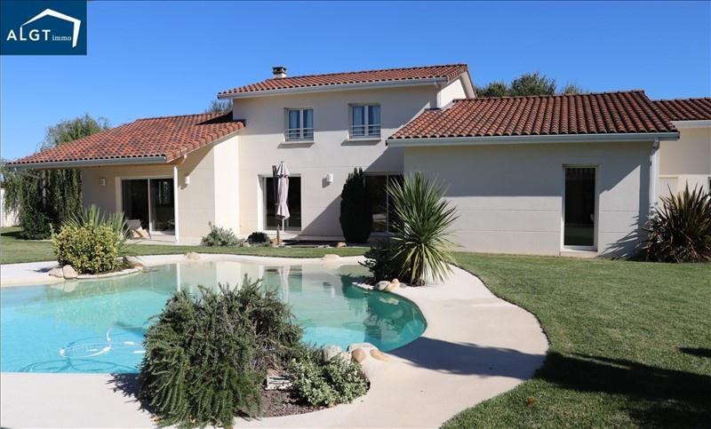 Villa - 203 m² - 6 pièces