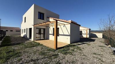 Maison - 97 m² - 4 pièces