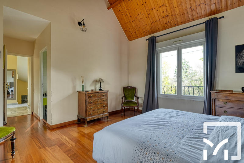 Maison - 170 m² - 8 pièces