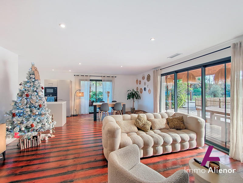 Maison - 105 m² - 4 pièces