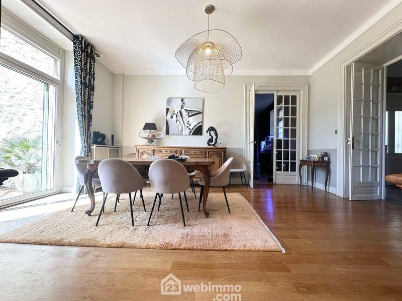 Maison de maîtres - 341 m² - 8 pièces