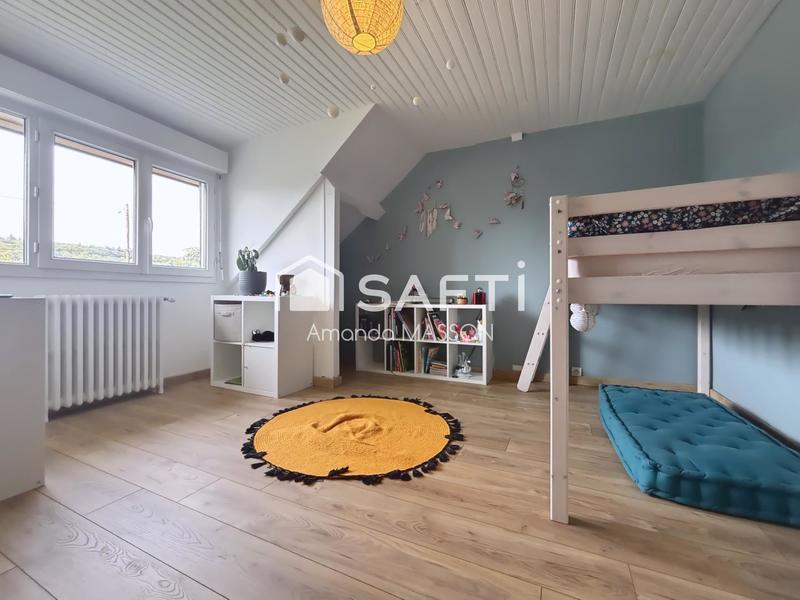 Maison - 222 m² - 8 pièces