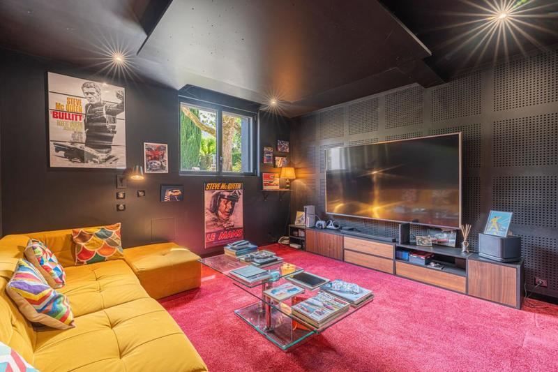 Maison - 271 m² - 8 pièces