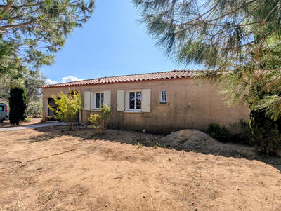 Villa - 100 m² - 5 pièces