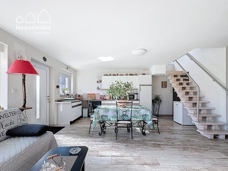 Maison - 214 m² - 4 pièces