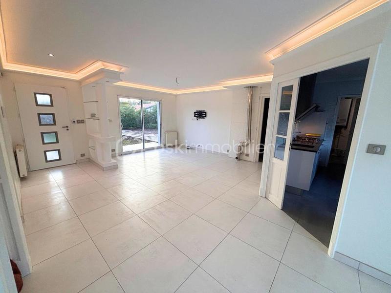 Maison - 186 m² - 7 pièces