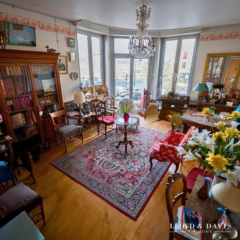 Appartement - 175 m² - 7 pièces