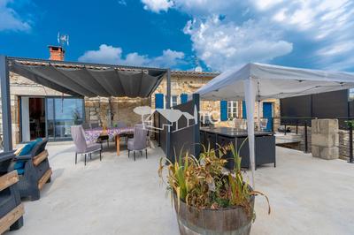 Maison - 244 m² - 7 pièces