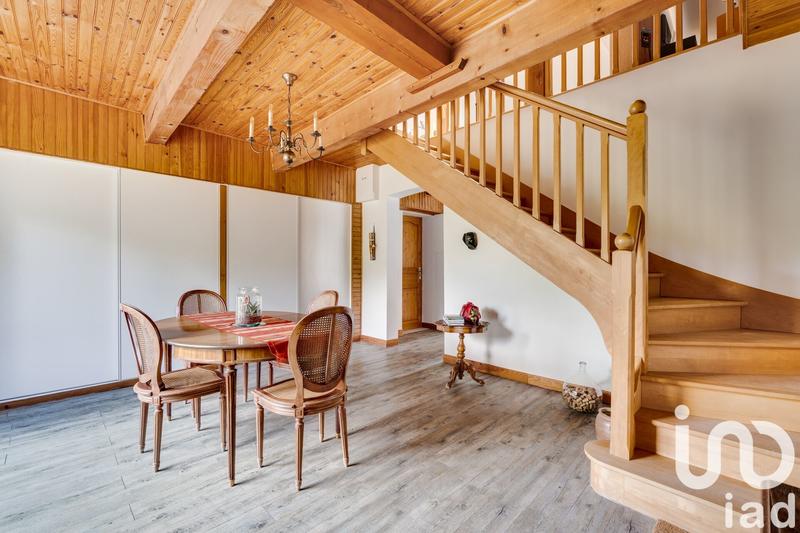 Maison - 215 m² - 6 pièces