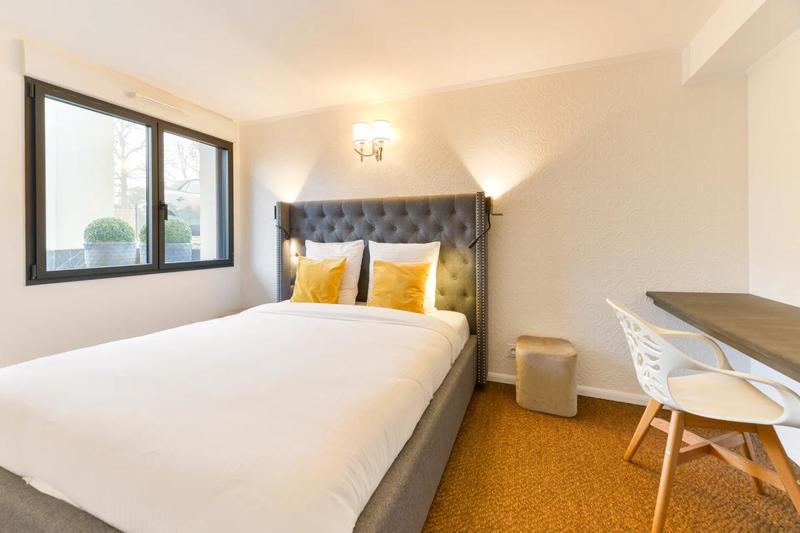 Maison - 450 m² - 21 pièces