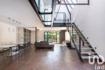 Loft - 136 m² - 4 pièces