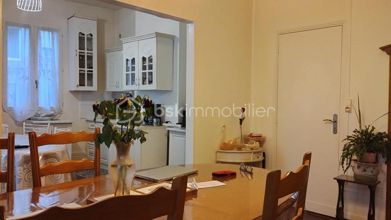 Immeuble - 200 m² - 9 pièces