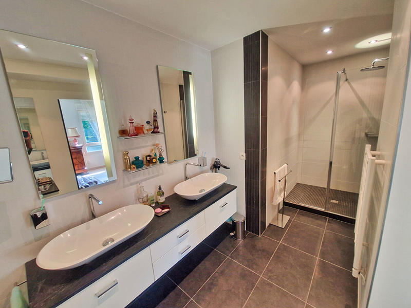 Appartement - 123 m² - 5 pièces