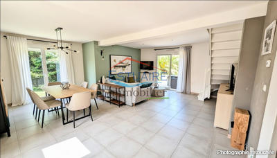 Maison traditionnelle - 110 m² - 5 pièces